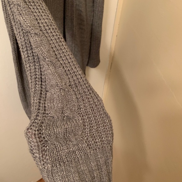 Long cardigan EUC - Picture 2 of 3